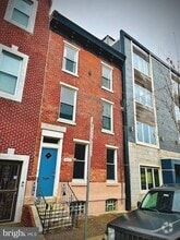 Building Photo - 911 S 16th St
