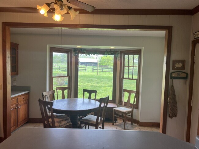 Foto del edificio - 3BR/2BA Home in Springfield Surrounded by Farmland