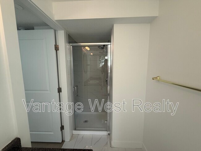 Photo du bâtiment - 907 Sutherland Ave