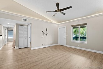 Building Photo - 6299 Chasewood Dr