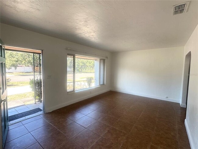 Foto del edificio - 4824 Dr. M.L.K. Jr St S