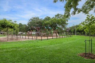 Building Photo - 7922 Woodway Dr