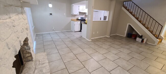 Building Photo - 1201 Westway Cir