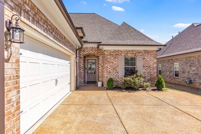 Photo - 2094 Watson Vw W House