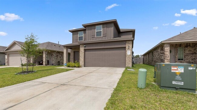 Building Photo - 14040 Thunder Pnes Dr