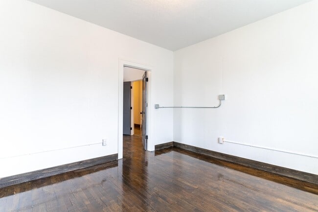 Building Photo - 5439 S Tacoma Way