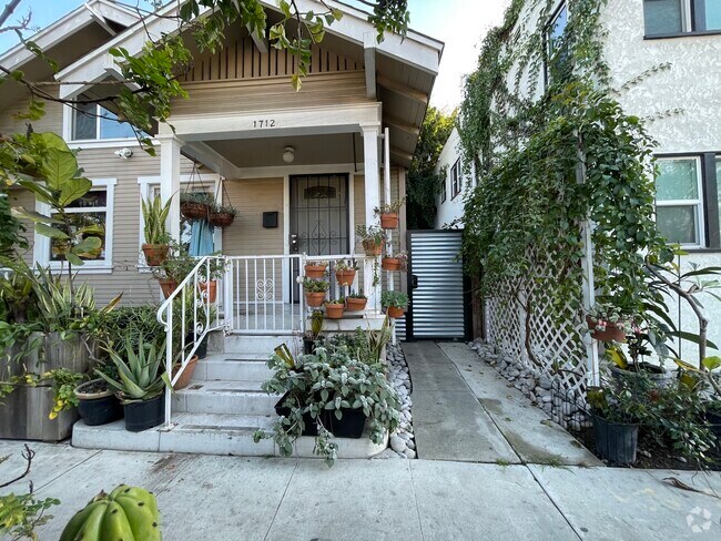 Craftsman Village Historic District Apartments for Rent - Long Beach ...