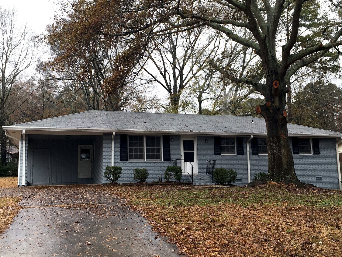 637 Woodland Rd, Cedartown, GA 30125