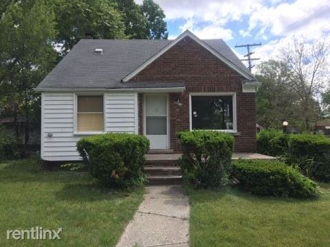 Primary Photo - 19300 Warwick St