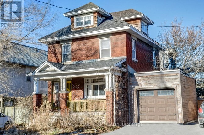 Building Photo - 995 Gladstone Ave