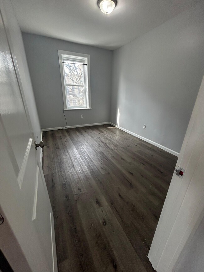 Foto principal - 126 Wade St