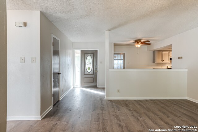 Building Photo - 209 Jeanette Dr