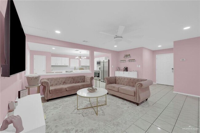 Foto del edificio - 32 Robin Ave