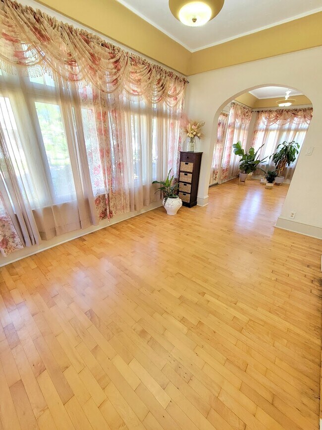 Habitación cuatro estaciones - 615 N Lawe St