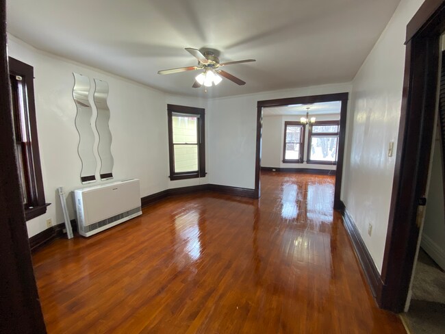 Dining/livining area - 2122 W 3rd St