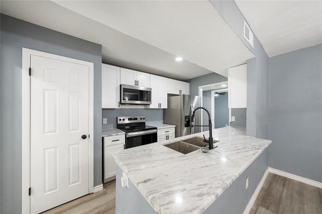 Foto del edificio - 2517 Clearwood Dr