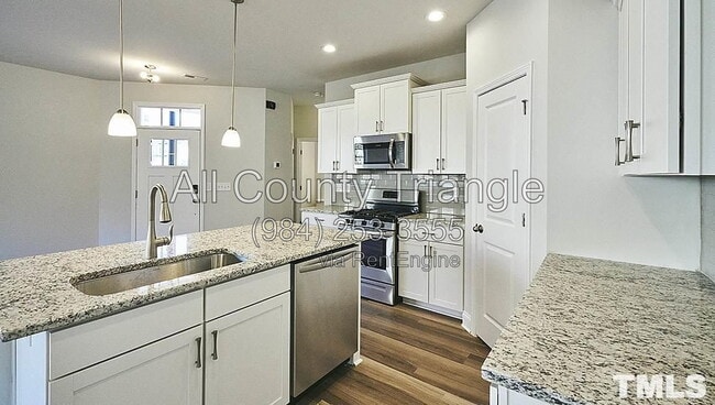 Building Photo - 1104 Longitude Dr