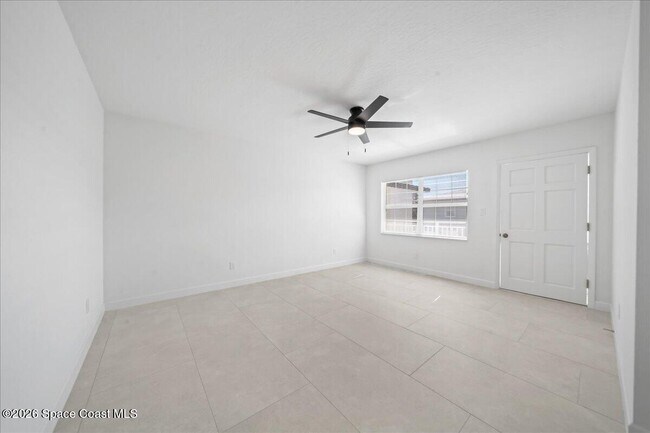 Building Photo - 154 Crescent Beach Dr