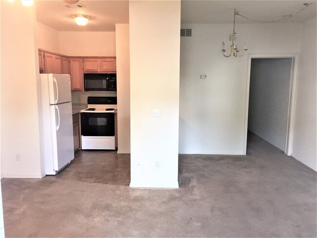 Photo - 1770 N Gregg Ave Apartment