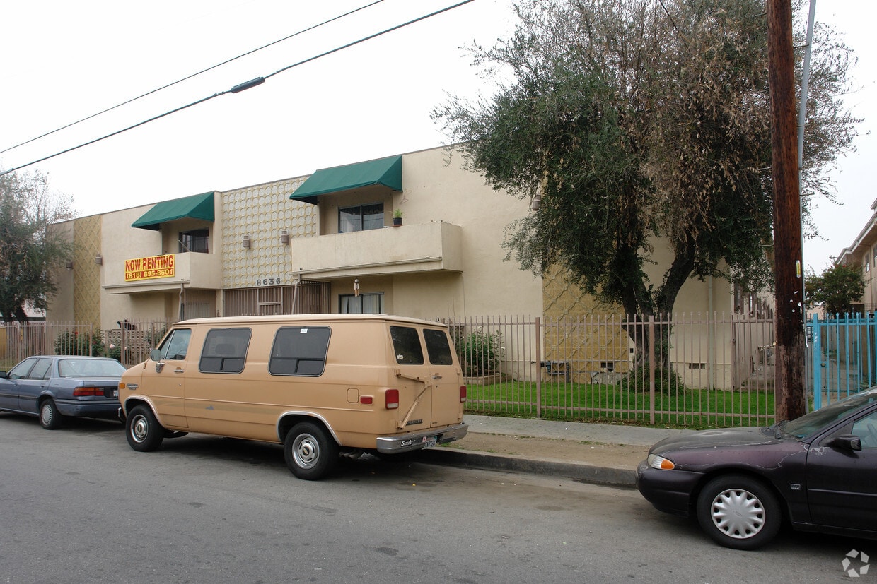Building Photo - Willis Villas Apartments