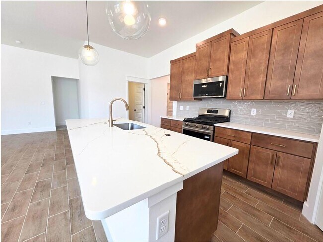 Foto del edificio - 251 Kristen Ln