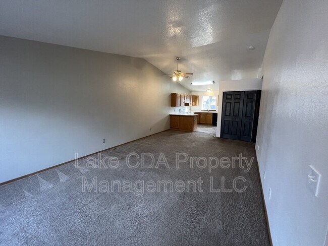 Building Photo - 202 Lava Ln