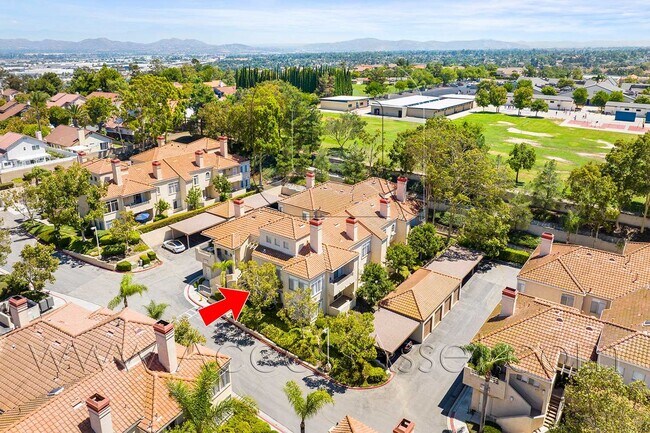 Building Photo - Luxury 2 Bed/2 Bath Condo Home In The Desi...
