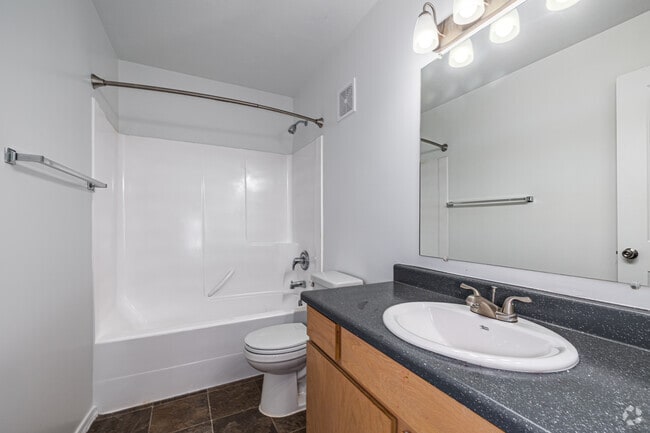 4BR, 3.5BA - 2,550SF - Bathroom - Legacy Springs