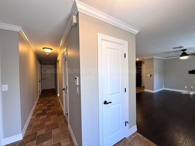 Building Photo - 3465 Balsam Dr