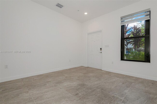 Building Photo - 152 SW 185th Way