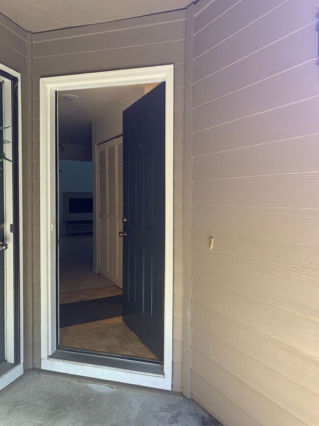 Foto del edificio - 2 bedroom 2 bath Condo in Southwest Portla...