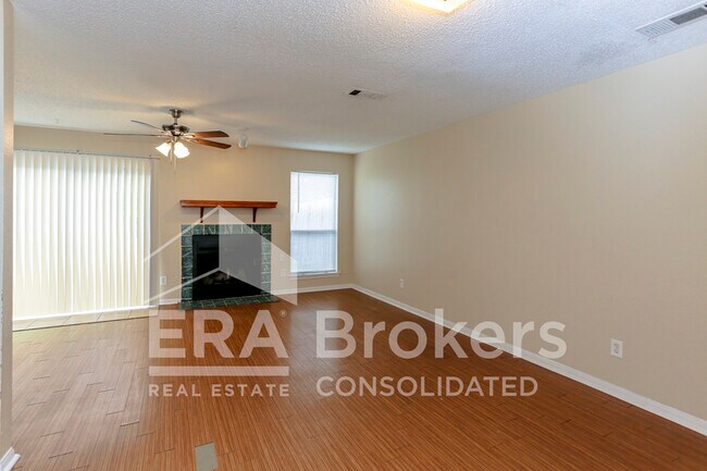 Foto del edificio - 4506 Lago Cir
