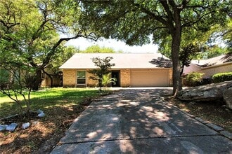 Building Photo - 10045 Woodland Village Dr