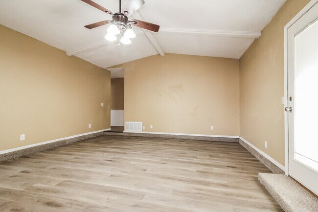 Foto del edificio - 501 S Bouziden Dr