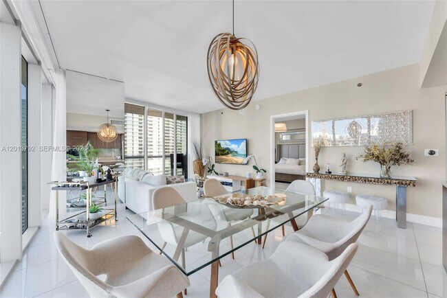 Foto del edificio - 475 Brickell Ave