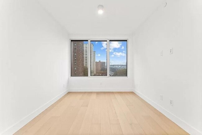 Building Photo - 2 bedroom in NEW YORK NY 10002