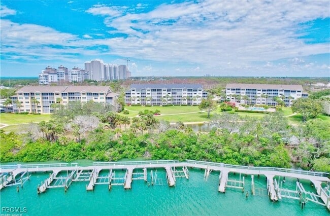 Foto del edificio - 340 Horse Creek Dr