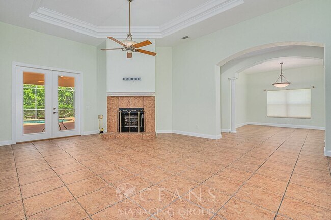 Building Photo - Spacious 4 Bedroom Pool Home in Ormond Lakes