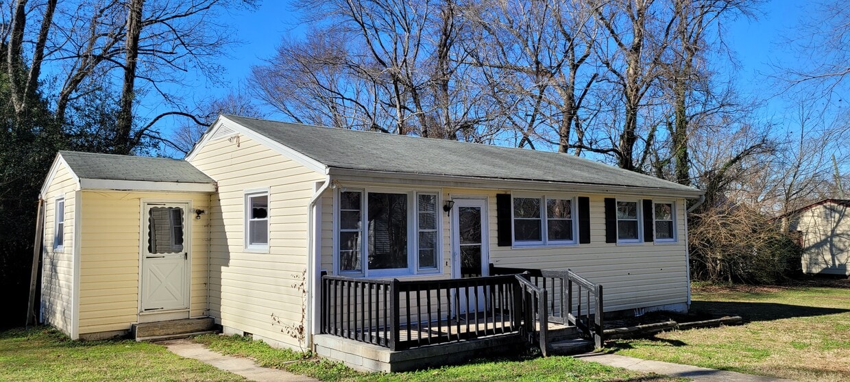 Building Photo - 944 8th St
