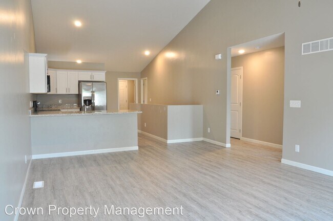 Building Photo - 4 br, 4 bath House - 1079 N 170th Ave