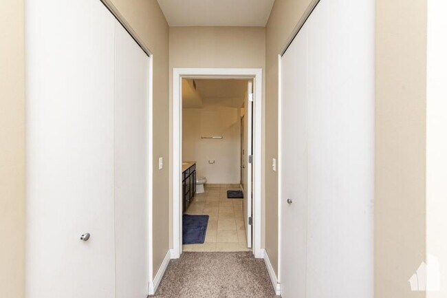 Foto del edificio - 2 bedroom in Chicago IL 60661