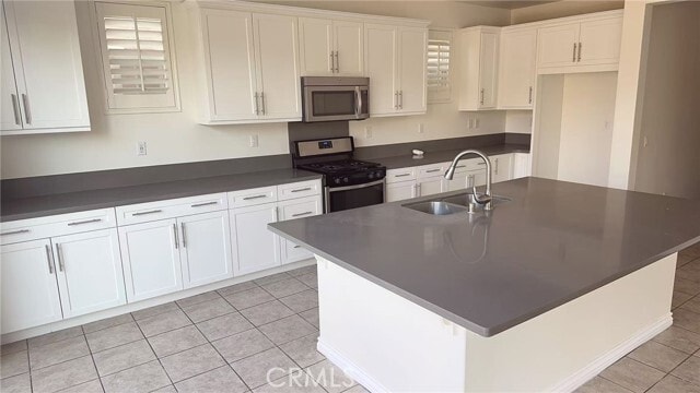 Building Photo - 3027 E Via Corvina