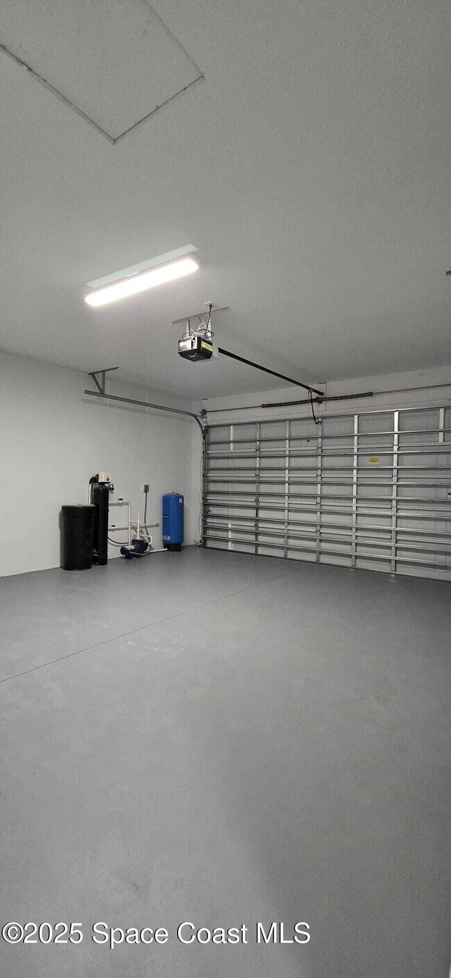 Building Photo - 1801 Warton Ave SE