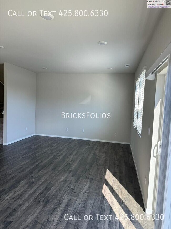 Building Photo - 1701 Moran Ave