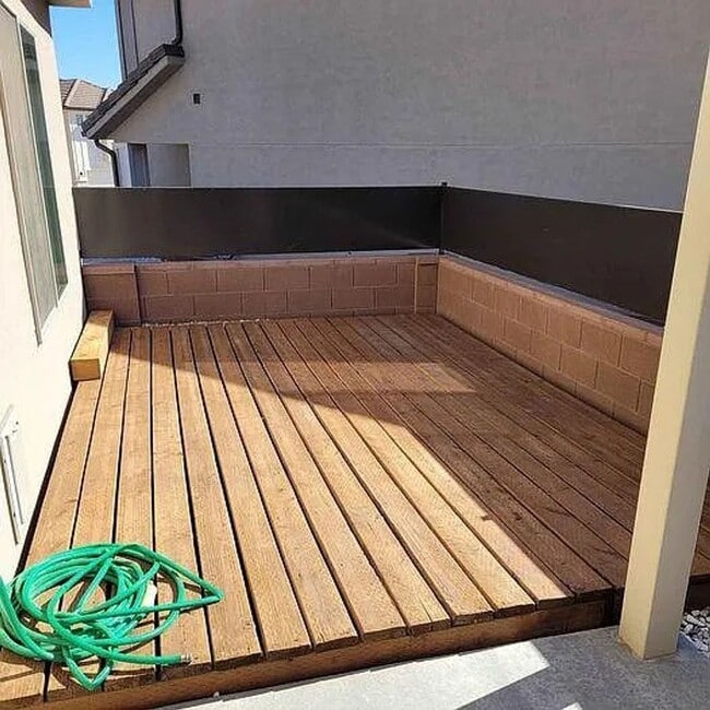 Foto del edificio - End Unit 3 Bedroom Townhome