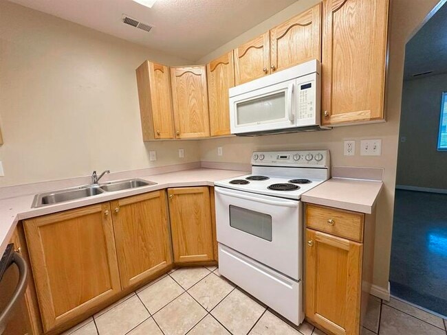 Foto del edificio - 545 W 350 N