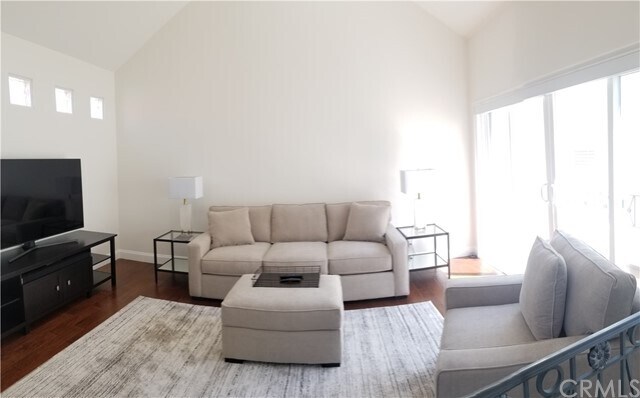 Foto del edificio - 519 Fernleaf Ave