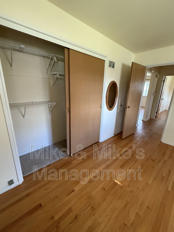 Foto del edificio - 15315 Marilyn Dr