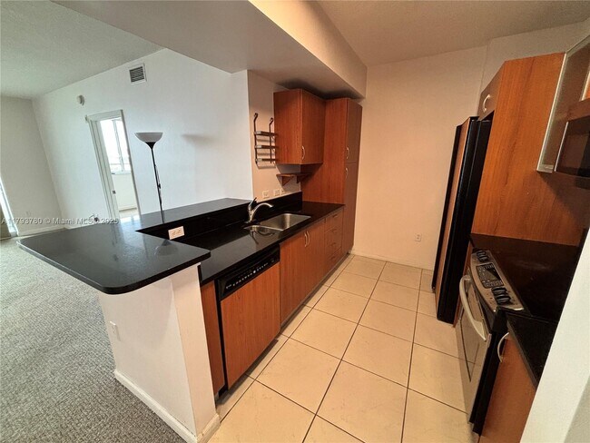 Foto del edificio - 2775 NE 187th St