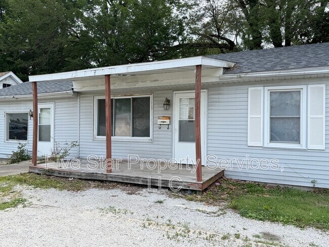 Building Photo - 1028 W Iles Ave